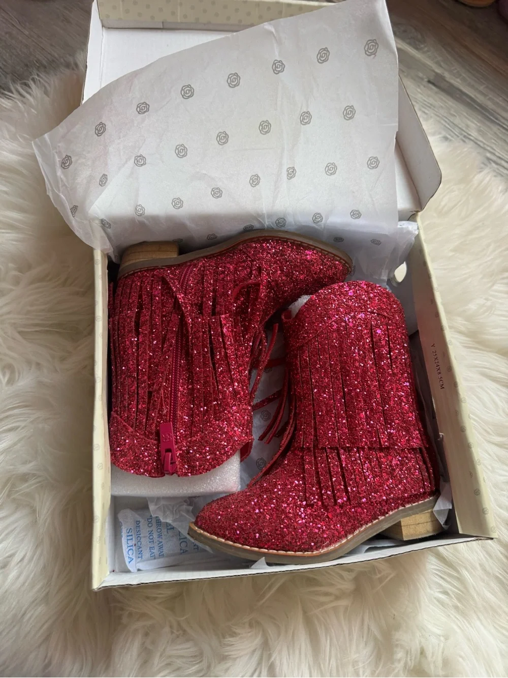 Toddler girls (size 8) hot pink glitter fringe fashion  boots - Bums & Roses